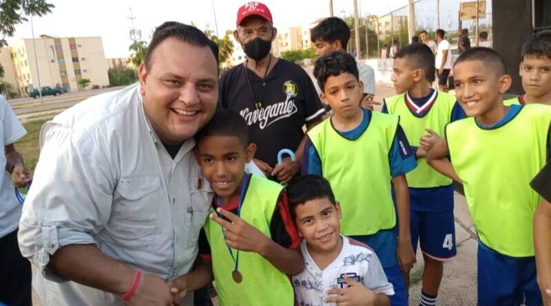 Carlosman Leal: «Como gobierno municipal, trabajamos por el bienestar de las familias impulsando el deporte»