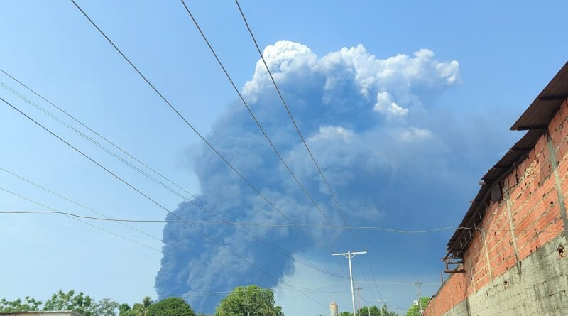 Incendio por Residuos Petroleros Alerta a Ciudadanos de Bachaquero, Zulia