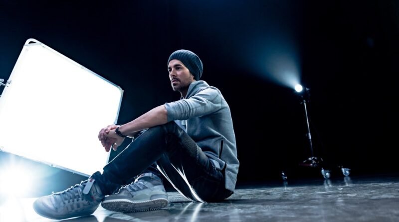 Enrique Iglesias Se Despide de los Álbumes con "Final Vol.2"