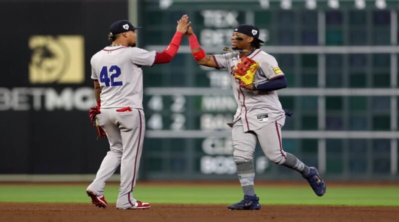 Venezolanos Brillan en el Día de Jackie Robinson de la MLB