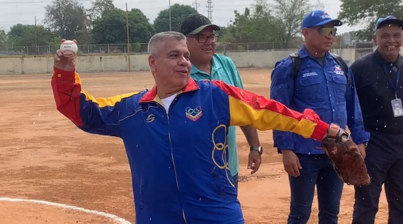 Alcalde José Mosquera inauguró III Campeonato de Béisbol Adulto Copa "Antonio Suárez"