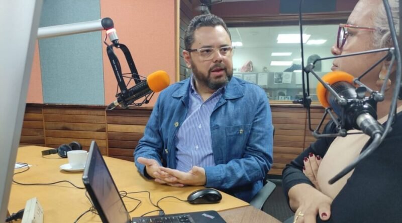 Antonio Ecarri insta a nuevos electores a participar en elecciones presidenciales