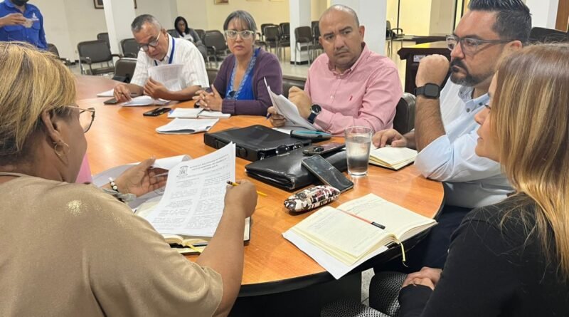 Ordenanza del Premio Municipal de Periodismo de Lagunillas es sometida a revisión en Mesa de Trabajo.
