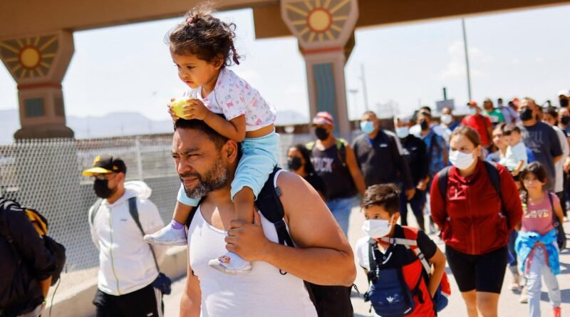 EE. UU. lanzará plan para legalizar migrantes casados con estadounidenses