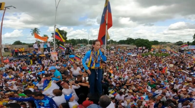 María Corina Machado en Maturín: Garantiza Respeto a Empleados Públicos y Propiedad Privada en Gobierno de Edmundo González