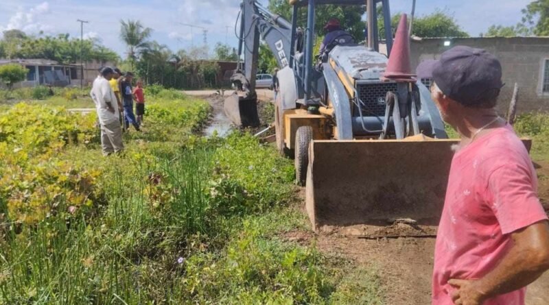 Bachaquero: Saneamiento de Drenajes en la Parroquia Rafael Urdaneta Beneficia a 200 Familias
