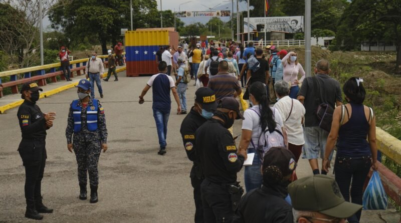 Encuesta Meganálisis: 40% de los Venezolanos Contemplan Emigrar tras Elecciones de Julio