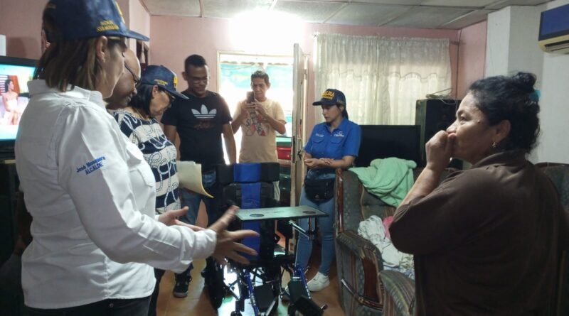 Alcaldía de Lagunillas hizo entrega de sillas de ruedas ortopédicas a personas con discapacidad