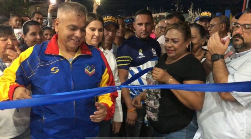Alcalde José Mosquera reinauguró rehabilitada cancha en el sector Nueva Lagunillas