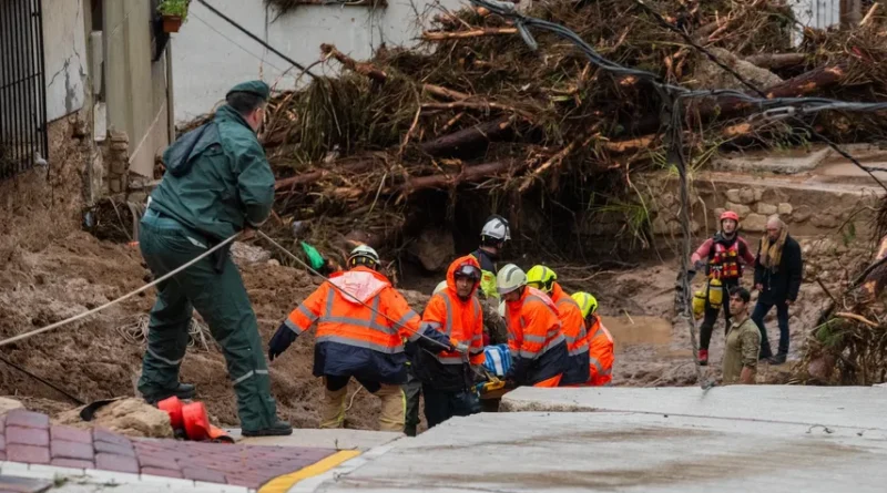 Suben a más de 90 los muertos por devastadoras inundaciones en España