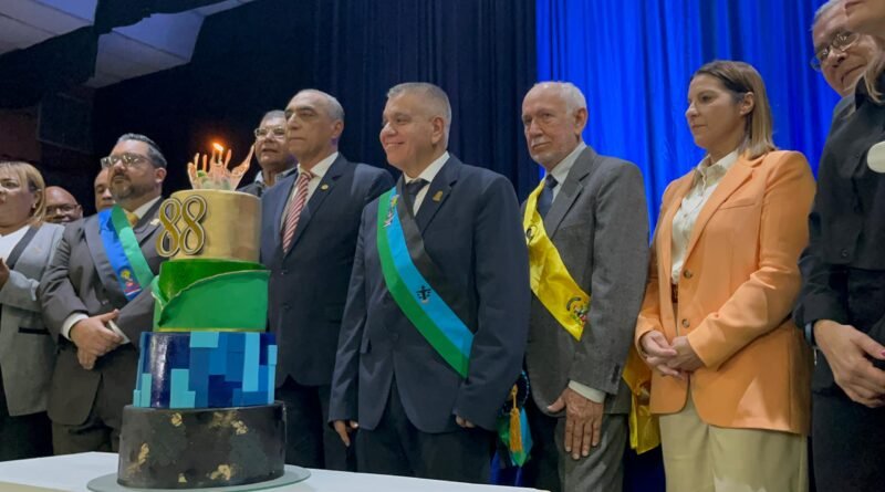 Alcaldía y Concejo Municipal de Lagunillas realizan sesión por el 88° aniversario de la fundación de la ciudad