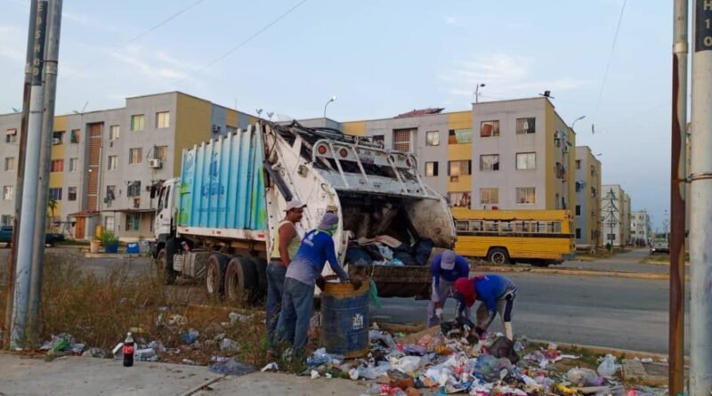 Alcalde José Mosquera lidera operativo de recolección y limpieza en Fabricio Ojeda
