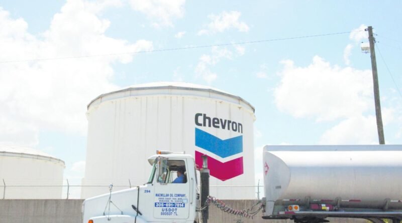 EE. UU. extenderá por 60 días la licencia de Chevron en Venezuela en medio de negociaciones