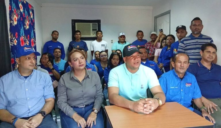 Dirigentes de AD en Santa Rita rompen filas y respaldan a Manuel Rosales