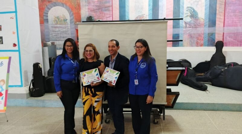 Cmdnna Lagunillas impulsa protección de la imagen infantil con conversatorio para comunicadores