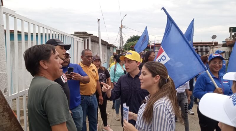 Candidatos a diputados por el circuito 11 recorrieron Lagunillas en respaldo a Manuel Rosales