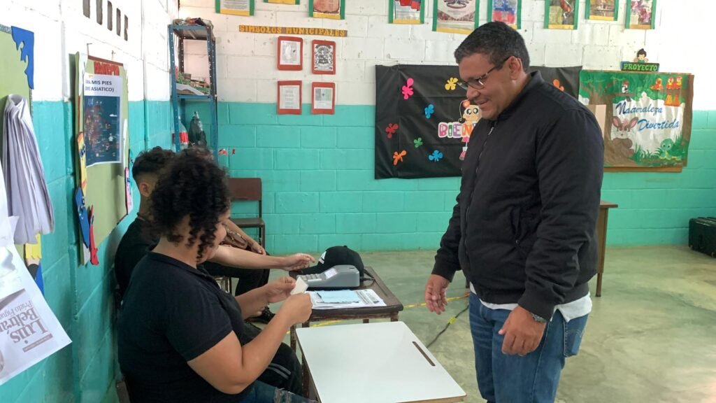 Albert González llama a ejercer la responsabilidad cívica en defensa del Zulia