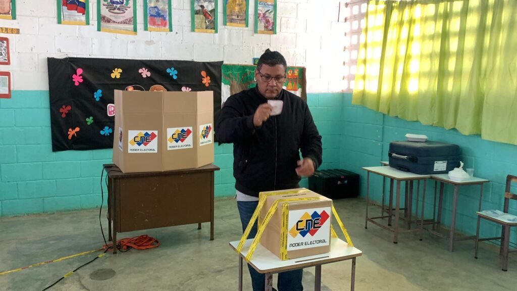 Albert González llama a ejercer la responsabilidad cívica en defensa del Zulia