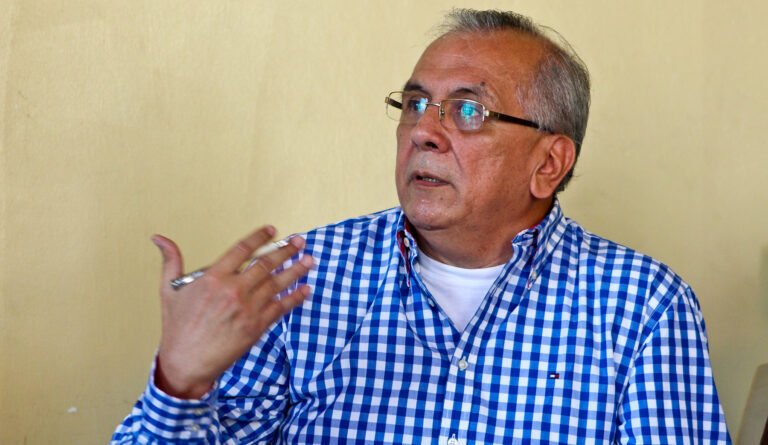 Detienen al exministro Rodrigo Cabezas y lo trasladan a Caracas sin explicación oficial