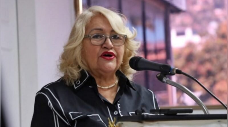 Cierre del año escolar deja frustración: docentes exigen salarios justos