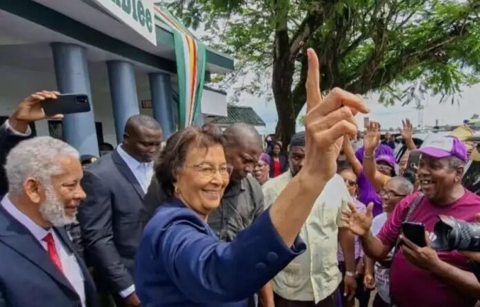 Jennifer Geerlings-Simons hace historia como primera presidenta de Surinam