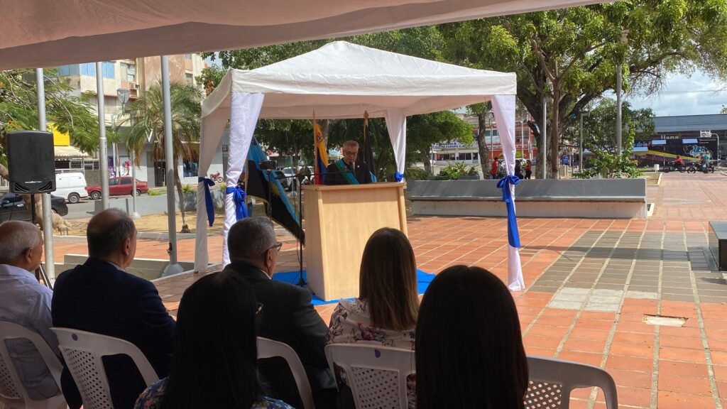 Lagunillas conmemora 214 años de Independencia con acto cívico en la plaza Bolívar