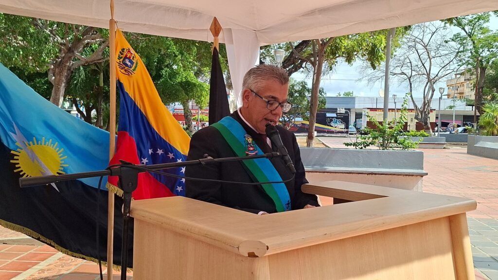 Lagunillas conmemora 214 años de Independencia con acto cívico en la plaza Bolívar