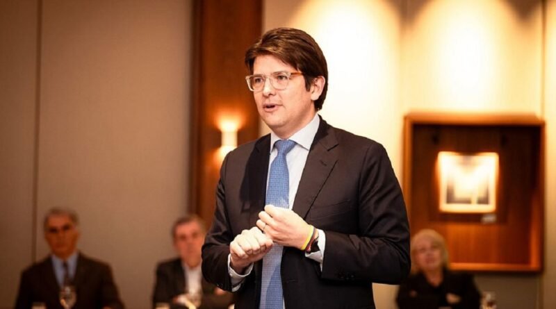 Miguel Uribe supera nuevo procedimiento médico tras atentado en Bogotá