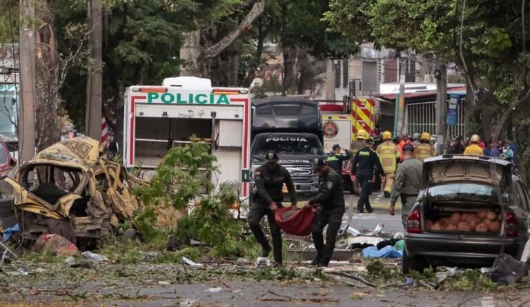 Atentados en Colombia dejan 20 muertos en Cali y Amalfi, según autoridades