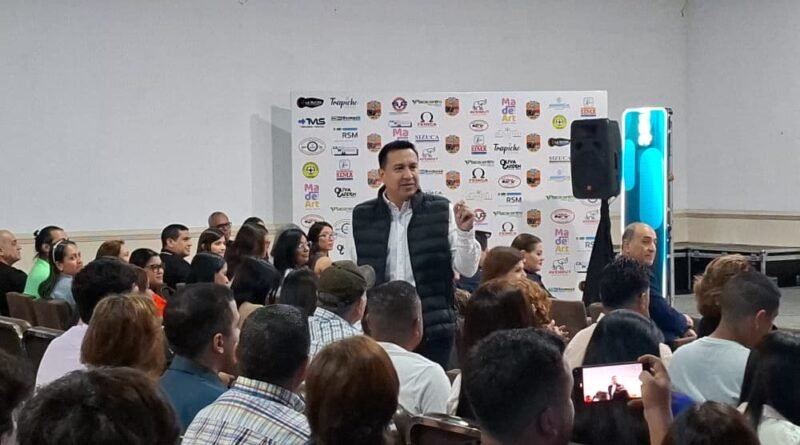 Carlos Urbina inspiró a empresarios de Lagunillas con conferencia “3 Claves para afrontar una crisis” Subtítulo