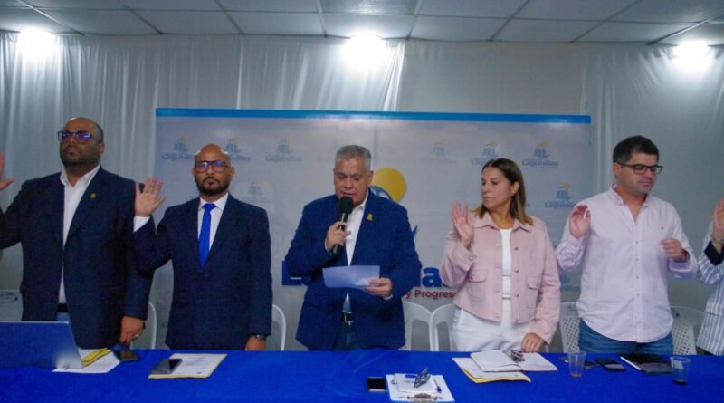 José Mosquera juramentó a su gabinete ejecutivo 2025-2029 en Lagunillas