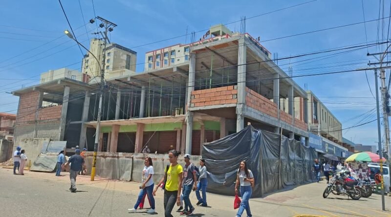 Alcaldía de Lagunillas y organismos de seguridad realizaron operativo de inspección a obras privadas en construcción