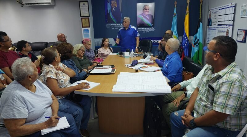 Alcalde José Mosquera sostuvo reunión con comunidad de Tamare para abordar problemática de aguas servidas