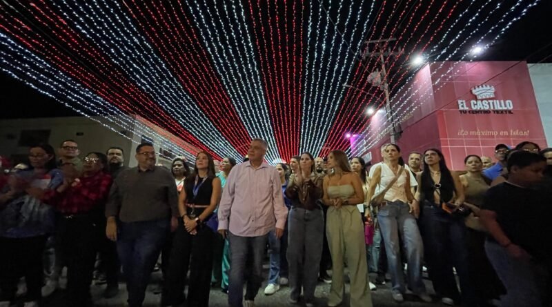 Lagunillas dio la bienvenida a la Navidad 2025 con multitudinario encendido de luces encabezado por el alcalde José Mosquera