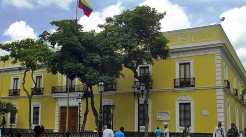 Gobierno denuncia “colonialismo jurídico” tras decisión de la CPI de cerrar su oficina en Caracas