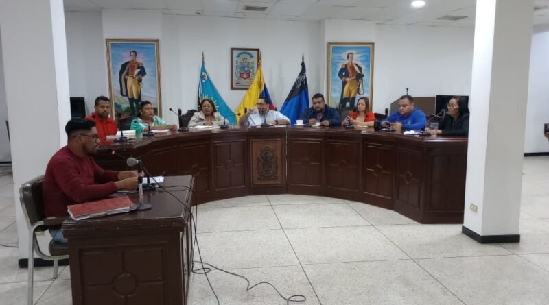 Concejales de Lagunillas aprueban propuesta inicial del bono navideño para el pasaje urbano 2025