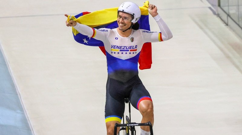 Clever Martínez lidera el ranking mundial UCI de Endurance tras histórico 2025