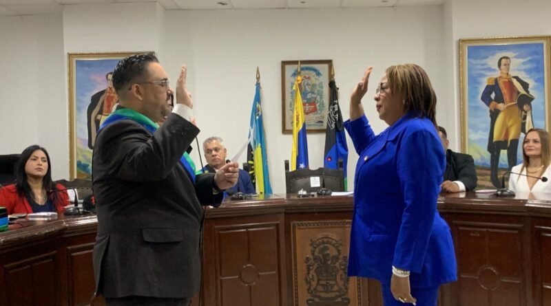 Hiulis Rivero asume la presidencia del Concejo Municipal de Lagunillas para el periodo 2026