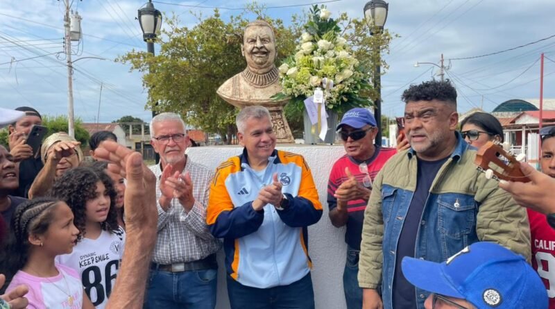 Inauguran monumento restaurado en honor a Luis Escaray en Las Morochas, Lagunillas
