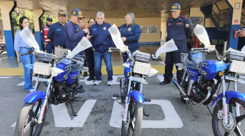 Alcalde José Mosquera fortalece seguridad en Lagunillas con nuevas unidades para Bomberos