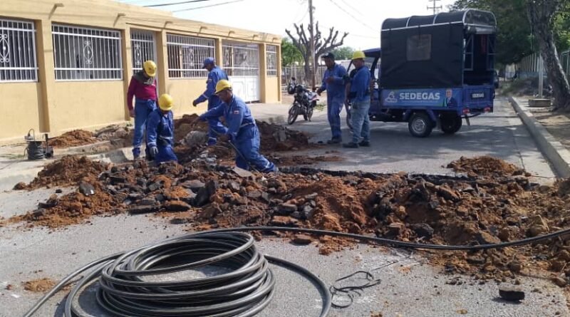 Alcalde José Mosquera instaló servicio de gas, beneficiando a 150 estudiantes con condiciones especiales