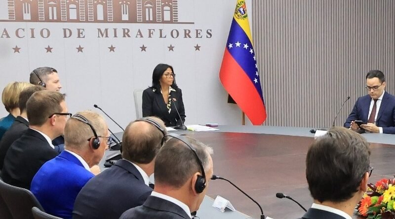 Delcy Rodríguez se reúne con delegación energética de Estados Unidos para inversiones