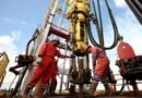 Retrasos en contratos petroleros frenan inversiones en Venezuela, según Reuters