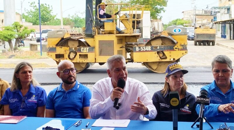 Alcalde José "Cheo" Mosquera asfaltó e iluminó calle principal de Barrio Obrero