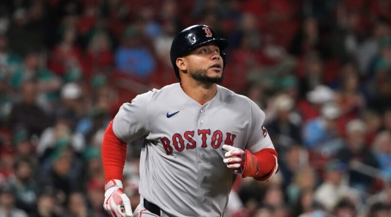 Willson Contreras busca sus mil hits con Boston ante Mellizos y Bravos