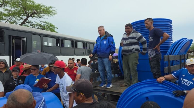 CLPP Lagunillas atiende situación hídrica con entrega de tanques a la comunidad de El Ahorcado