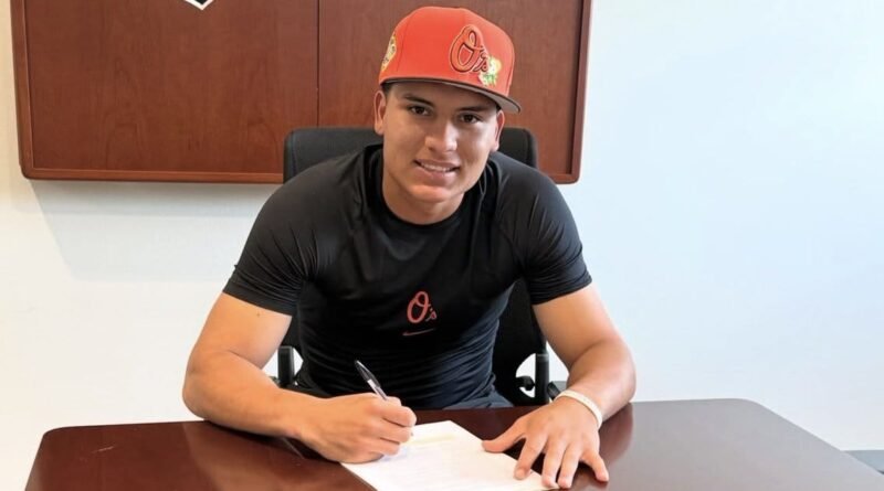 Carlos Sánchez firma con los Orioles e historia en el Draft MLB