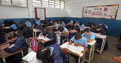 Venezuela anuncia reinicio de clases en zonas no afectadas por terremotos
