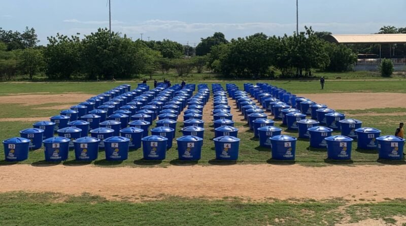 Alcaldía de Lagunillas entrega 165 tanques de agua en parroquia Libertad